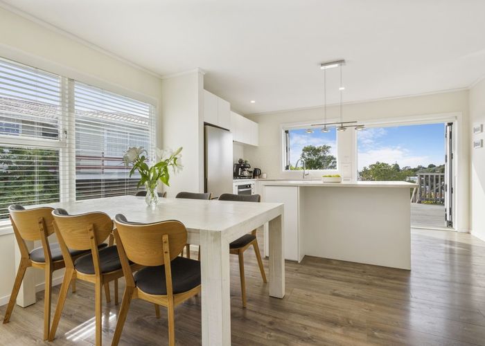  at 25 Agincourt Street, Glenfield, Auckland