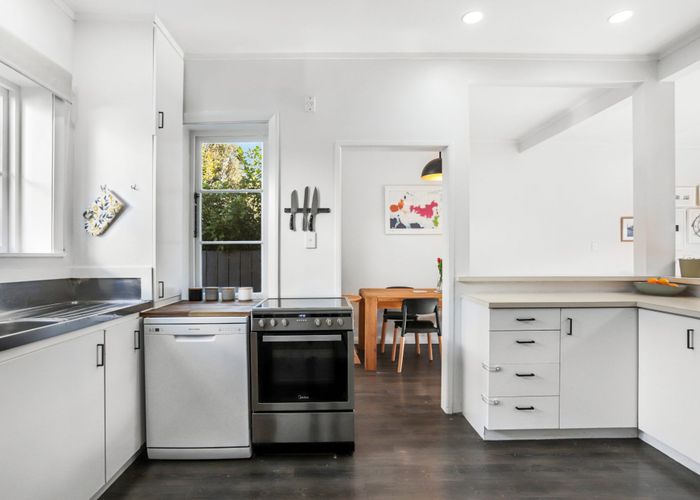  at 2/18 Reid Road, New Lynn, Auckland
