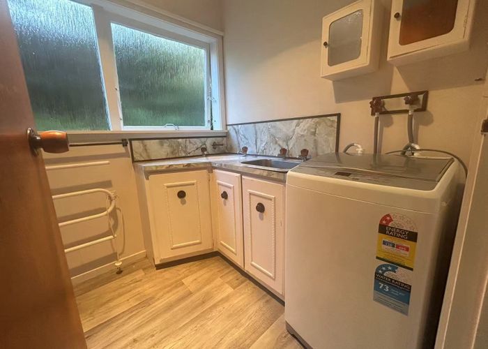  at 1/35 Montgomery Ave, Rothesay Bay, North Shore City, Auckland