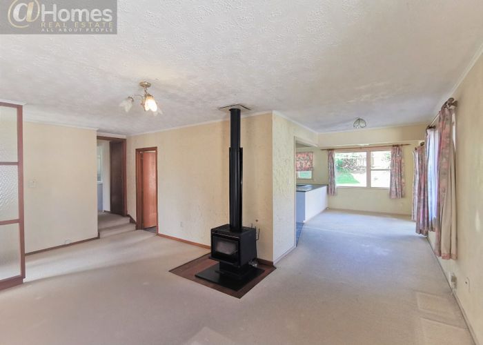  at 16 Edgewood Way, Henderson, Waitakere City, Auckland