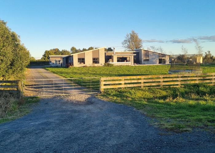  at 239 Houchens Road, Glenview, Hamilton