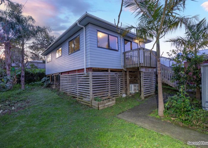  at 35 & 35a Fruitvale Road, New Lynn, Waitakere City, Auckland