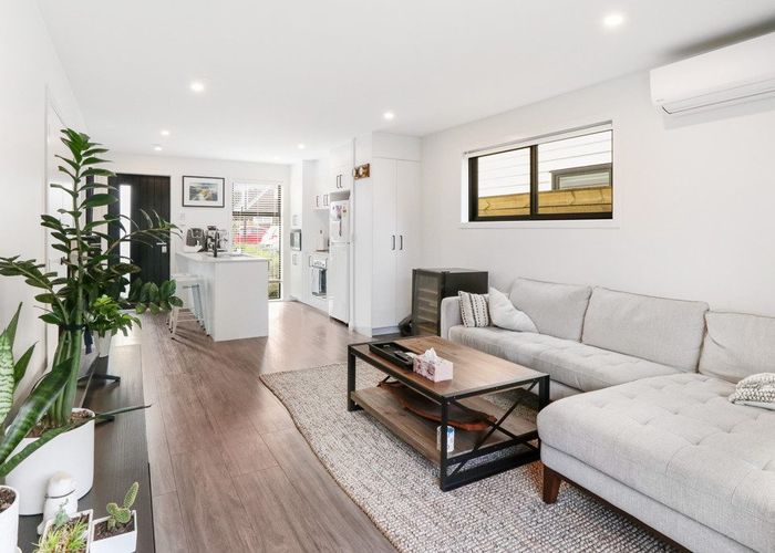  at 26 Whakahui Lane, Mangere Bridge, Manukau City, Auckland