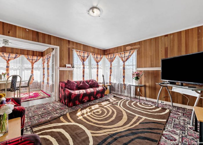  at 33 Haddon Street, Mangere East, Auckland