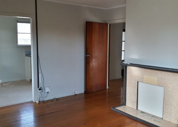  at 13 Coates Cres, Panmure, Auckland City, Auckland
