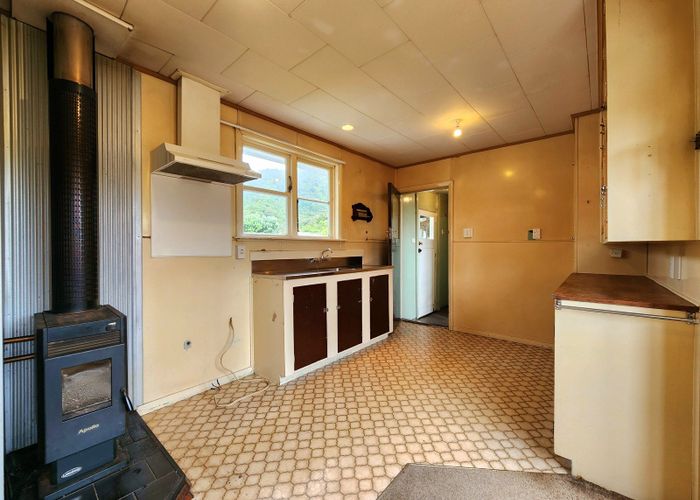  at 61 Richmond Street, Cobden, Grey, West Coast