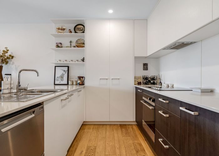  at 30/8 Thompson Park Road, Mount Wellington, Auckland City, Auckland