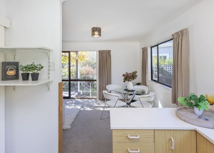  at 2/11 Duncan Street, Sumner, Christchurch City, Canterbury