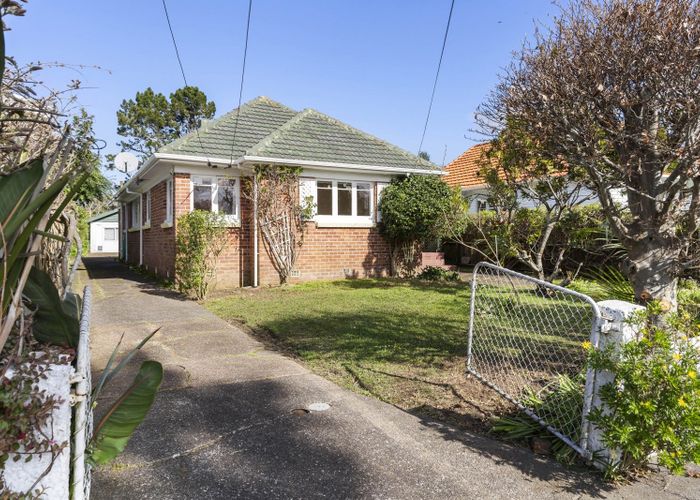  at 60 Walker Road, Point Chevalier, Auckland