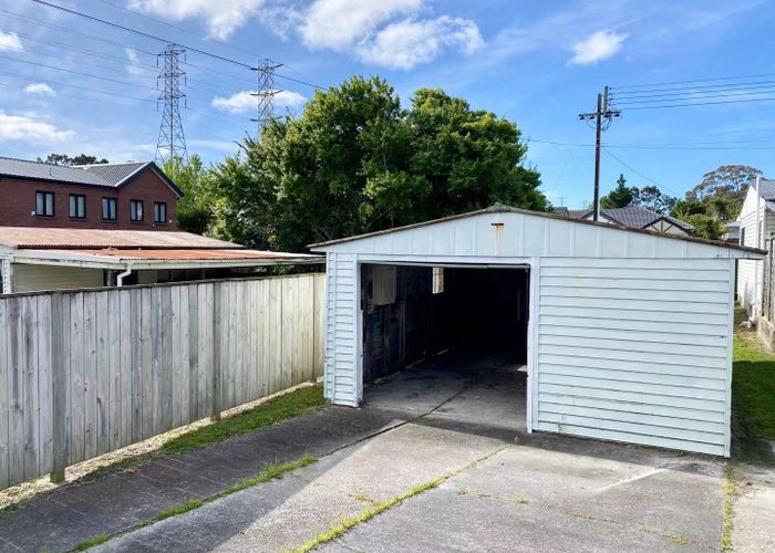  at 5 Marlene Avenue, Te Atatu South, Auckland