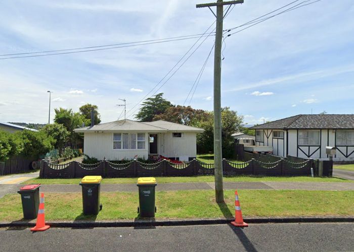  at 98 Friedlander Rd, Manurewa, Manukau City, Auckland