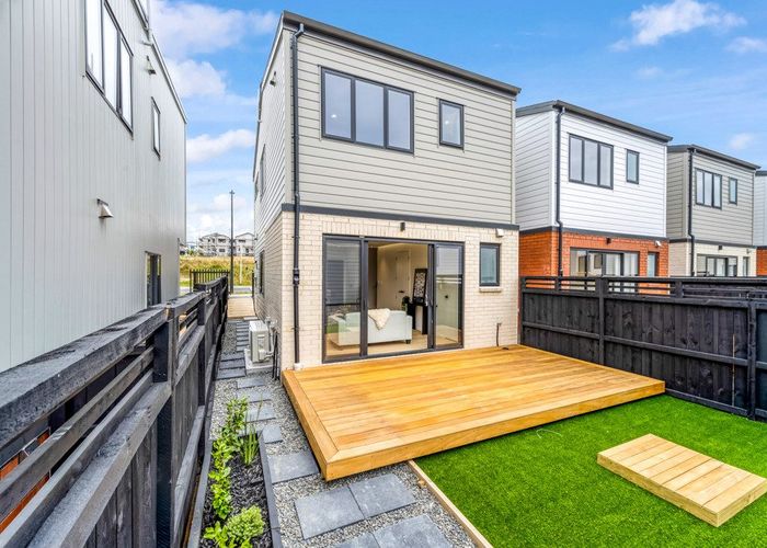  at 32 Toetoe Street, Westgate, Waitakere City, Auckland