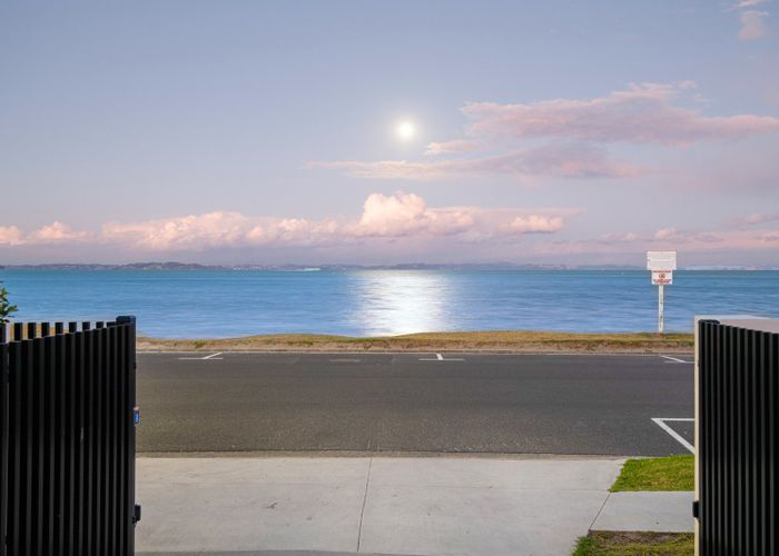  at 18A The Esplanade, Eastern Beach, Manukau City, Auckland