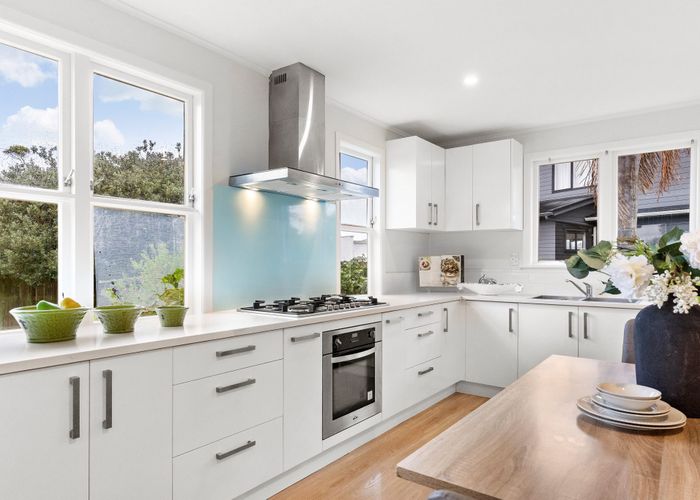  at 14 Roseneath Place, Birkdale, North Shore City, Auckland