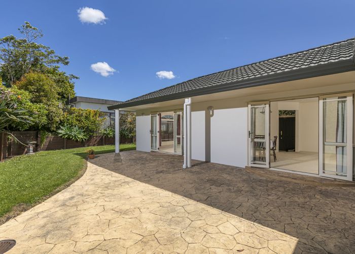  at 6 Vermeer Place, West Harbour, Auckland