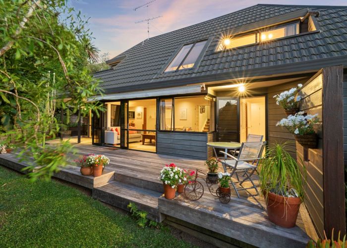  at 2/97 Beach Road, Castor Bay, Auckland