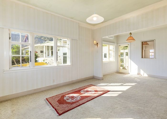  at 620 Marine Drive, Days Bay, Lower Hutt