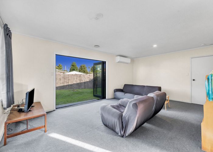  at 2/48 Tabitha Crescent, Henderson, Waitakere City, Auckland
