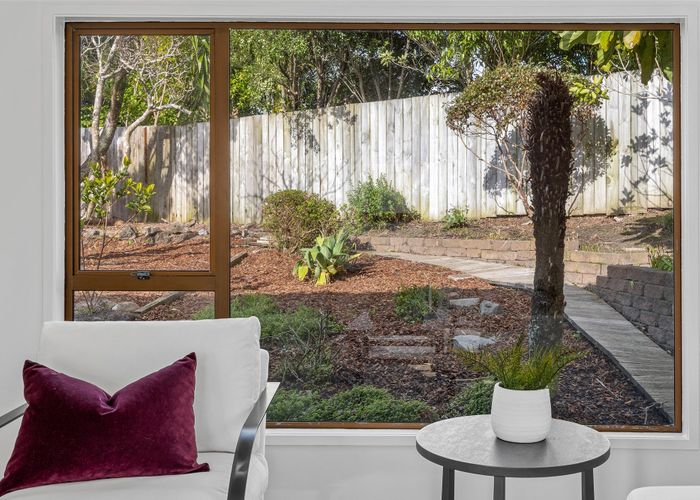  at 2/867 Beach Road, Waiake, North Shore City, Auckland