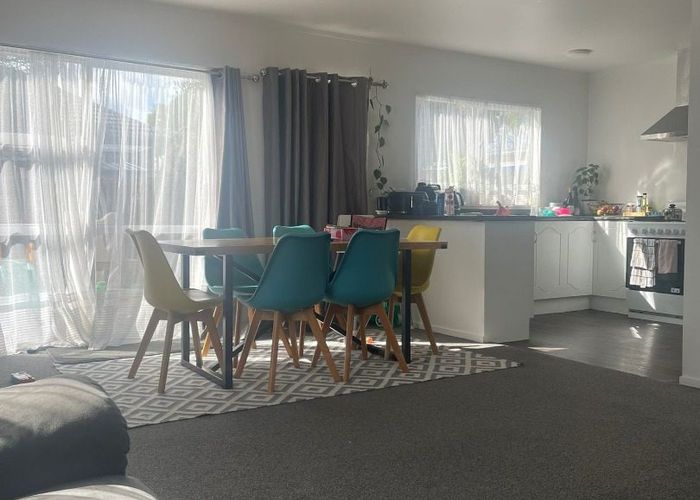  at 2/388 Te Atatu Road, Te Atatū Peninsula, Auckland