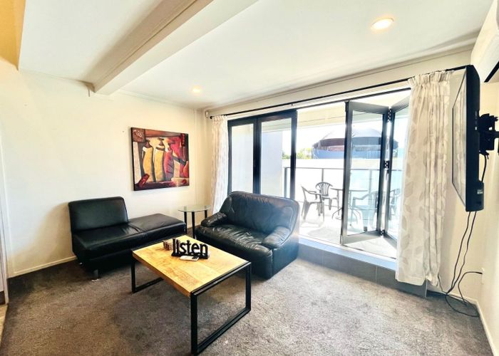  at 2/9 Freeman Way, Manukau, Auckland