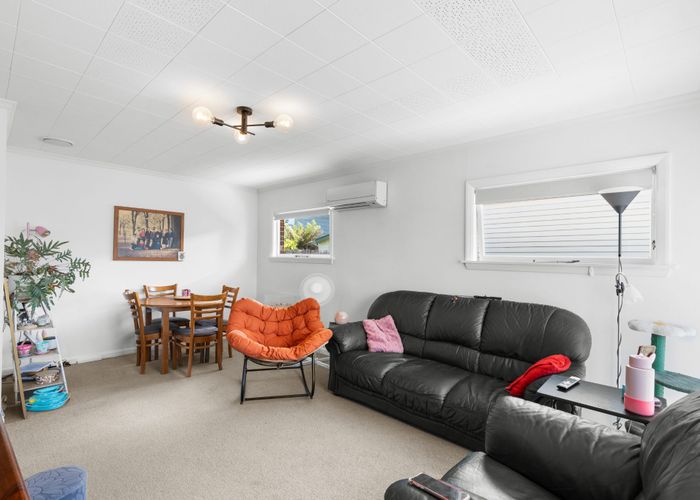  at 1/27 Hills Road, Edgeware, Christchurch