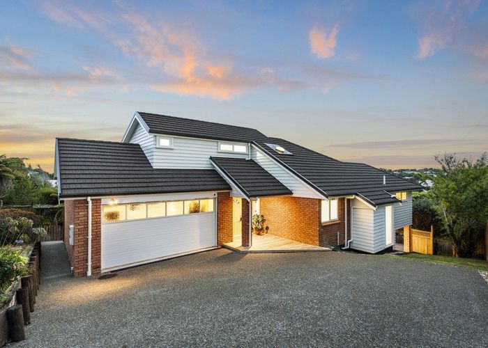  at 2/37 Woodlands Crescent, Browns Bay, Auckland