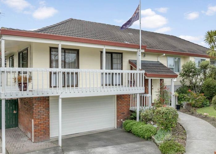  at 27 Centorian Drive, Windsor Park, Auckland