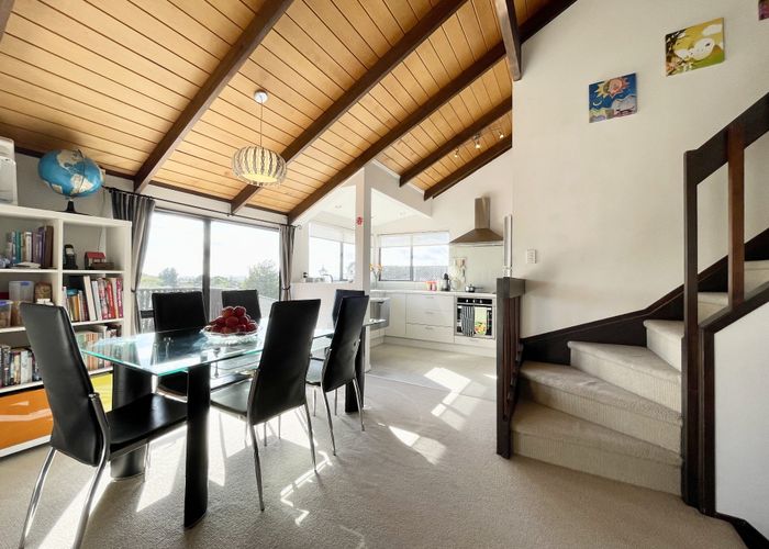  at 32 Cron Ave, Te Atatu South, Waitakere City, Auckland