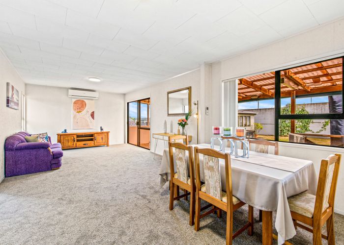  at 27 Cabello Place, Unsworth Heights, Auckland