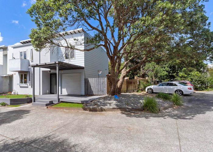  at 24 Albionvale Road, Glen Eden, Waitakere City, Auckland