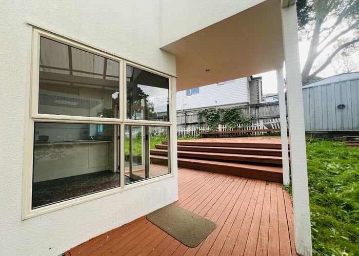  at 21 Nile Road, Milford, North Shore City, Auckland