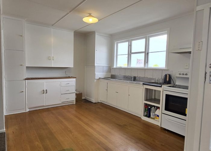  at 3 Donovan Avenue, Massey, Waitakere City, Auckland