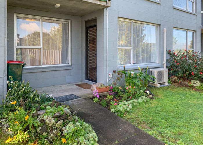  at 8/2 Fairview Road, Mount Eden, Auckland City, Auckland