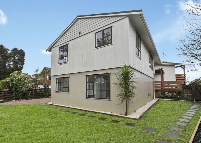  at 7 Glen Vista, Bayview, North Shore City, Auckland