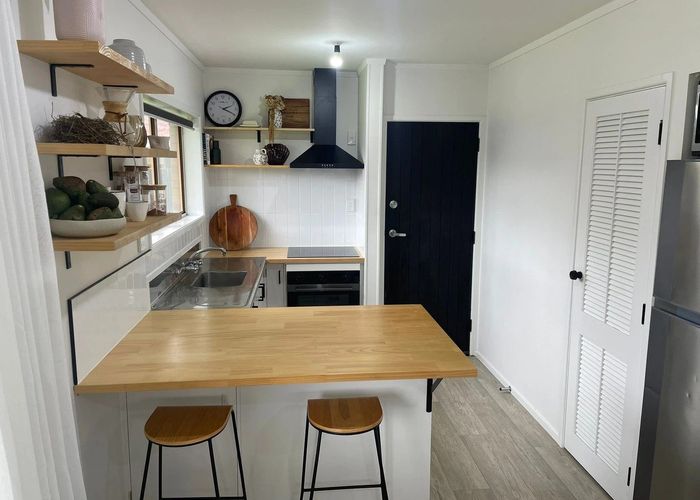  at 2/42 Trentham Road, Papakura, Papakura, Auckland