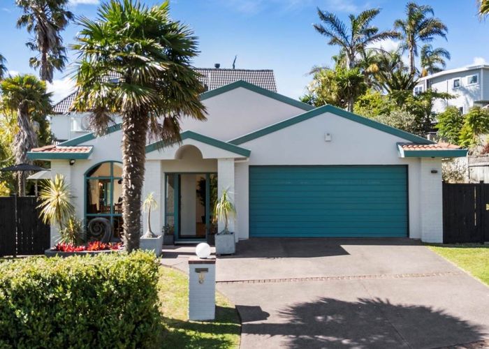  at 8 Taroka Close, Pinehill, Auckland