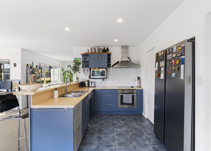  at 2 Castleview Lane, Henderson, Auckland