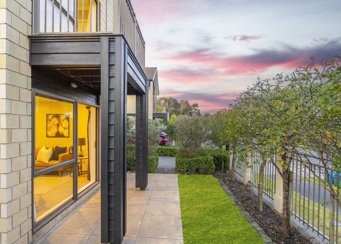  at 19 Bluewater Place, Paraparaumu