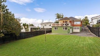  at 47 Golf Road, New Lynn, Auckland