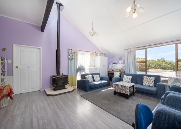  at 8 Ellesmere Crescent, Pakuranga Heights, Auckland