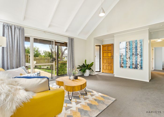  at 2/21 Kashmir Road, Glen Eden, Auckland
