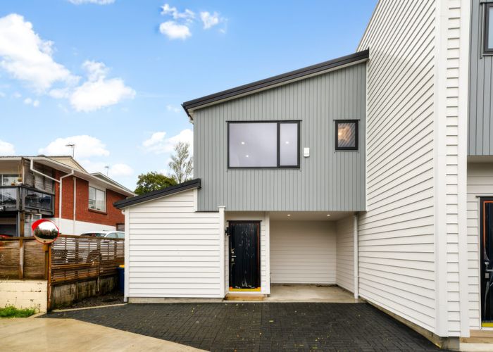  at 8A Butterworth Drive, Glendene, Waitakere City, Auckland