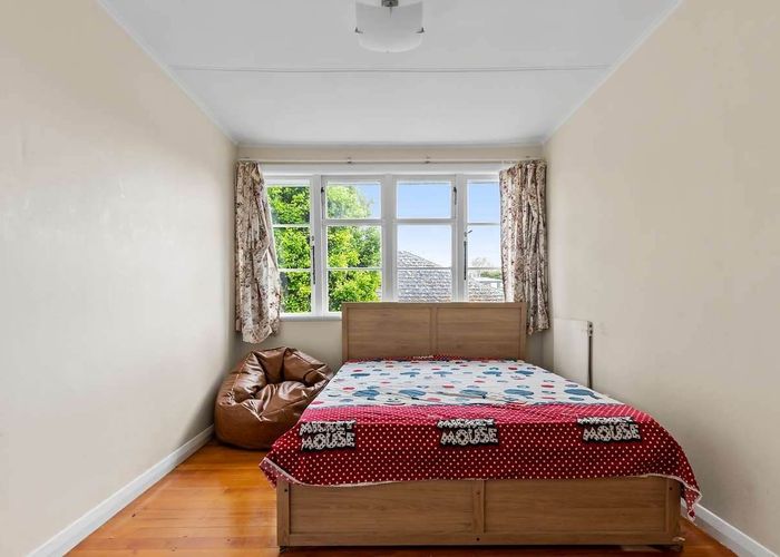  at 22 Eastview Road, Glen Innes, Auckland