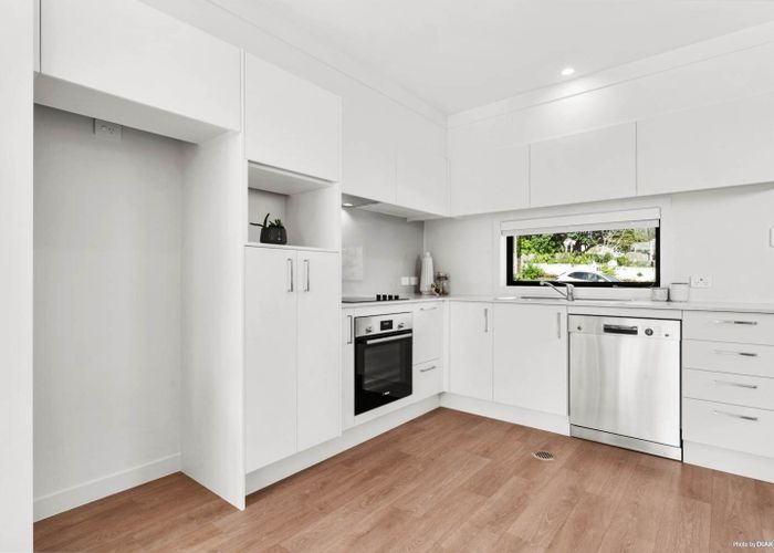  at 8A James Laurie Street, Henderson, Auckland