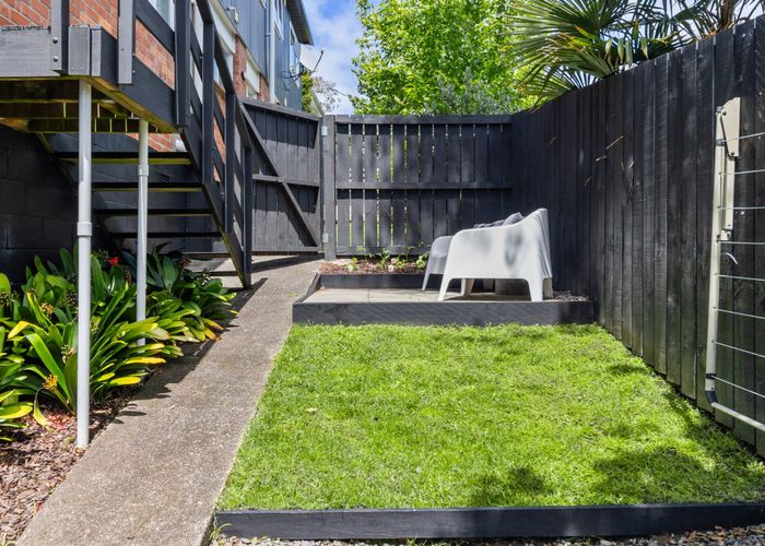  at 2/6 Prebble Place, Mission Bay, Auckland
