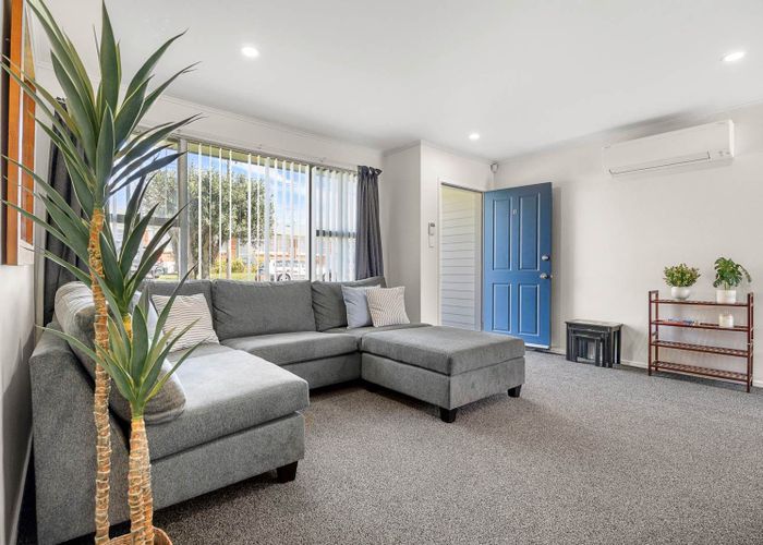  at 8 Rowlands Avenue, Mount Wellington, Auckland City, Auckland