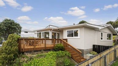  at 39 Mark Avenue, Paparangi, Wellington