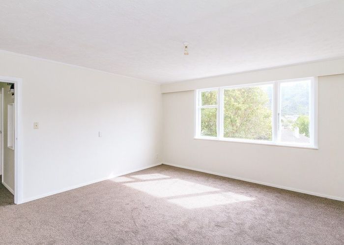  at 8 Thomson Grove, Stokes Valley, Lower Hutt, Wellington