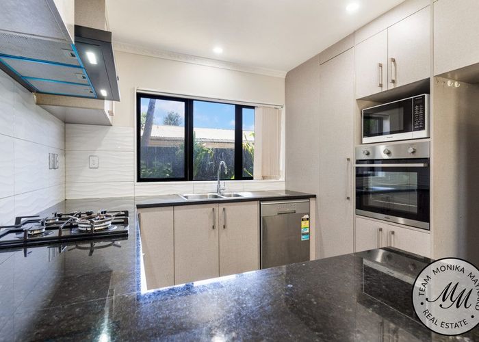  at 5D Clendon Place, Manurewa, Manukau City, Auckland